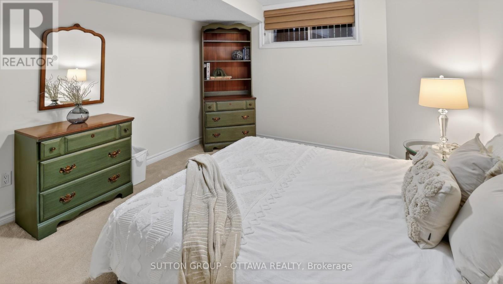 104 Passageway Private, Ottawa, ON - Indoor Photo Showing Bedroom