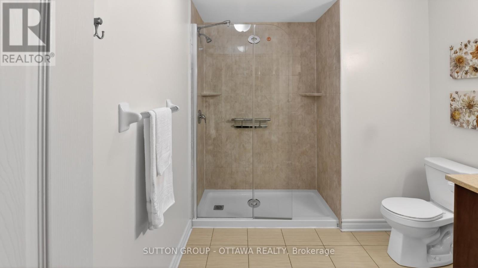 104 Passageway Private, Ottawa, ON - Indoor Photo Showing Bathroom