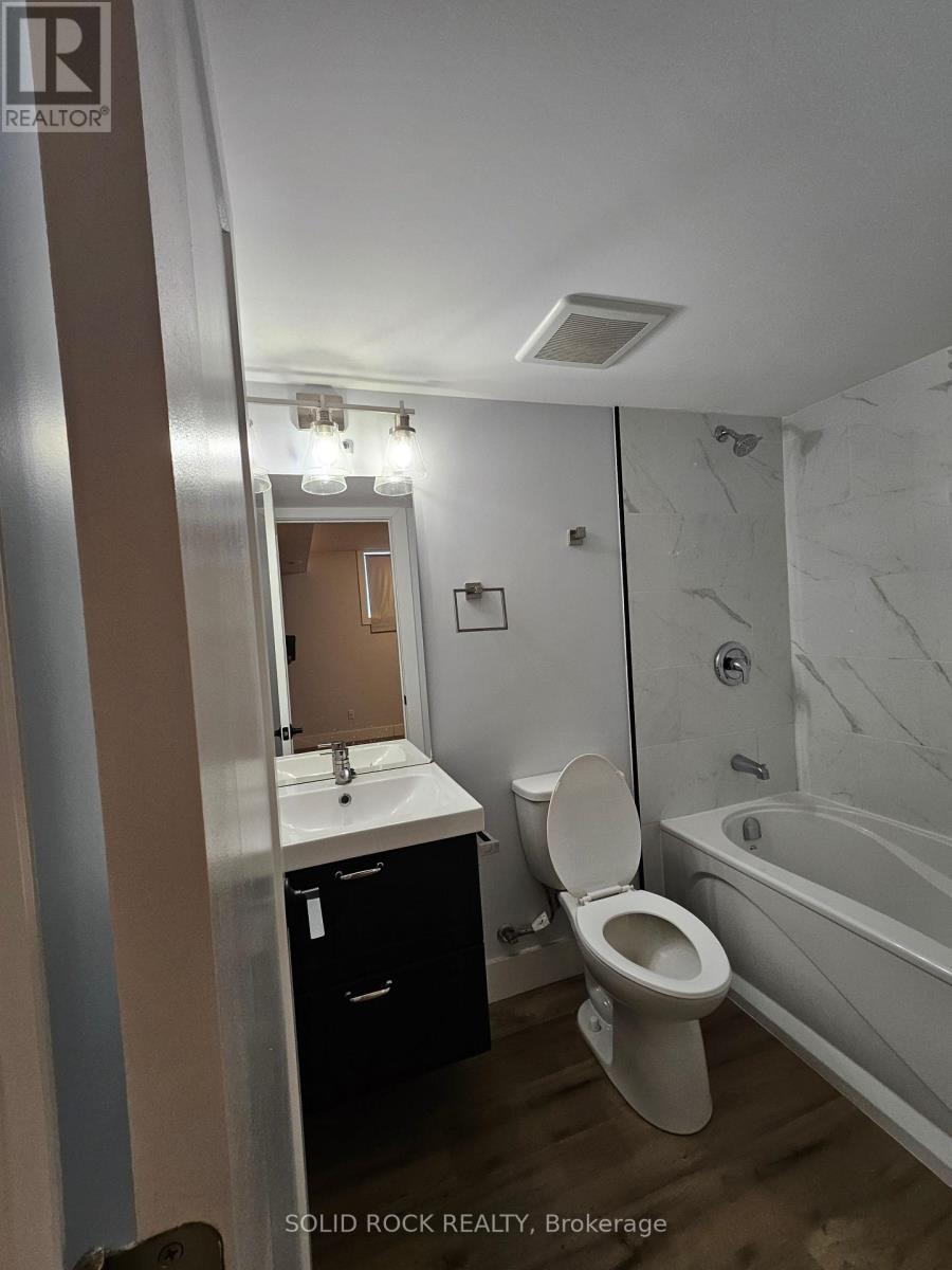 846 Alpine Avenue, Ottawa, ON - Indoor Photo Showing Bathroom