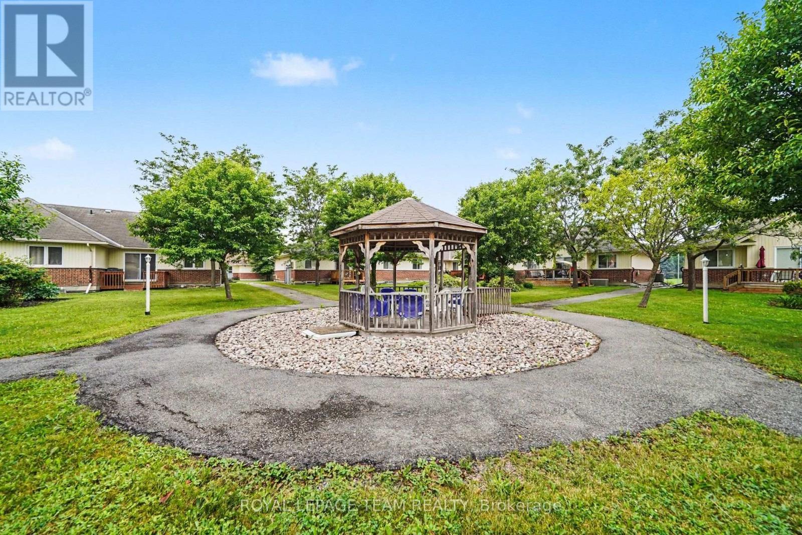 515 Pumpkin Patch Private, Ottawa, ON - Outdoor With Backyard