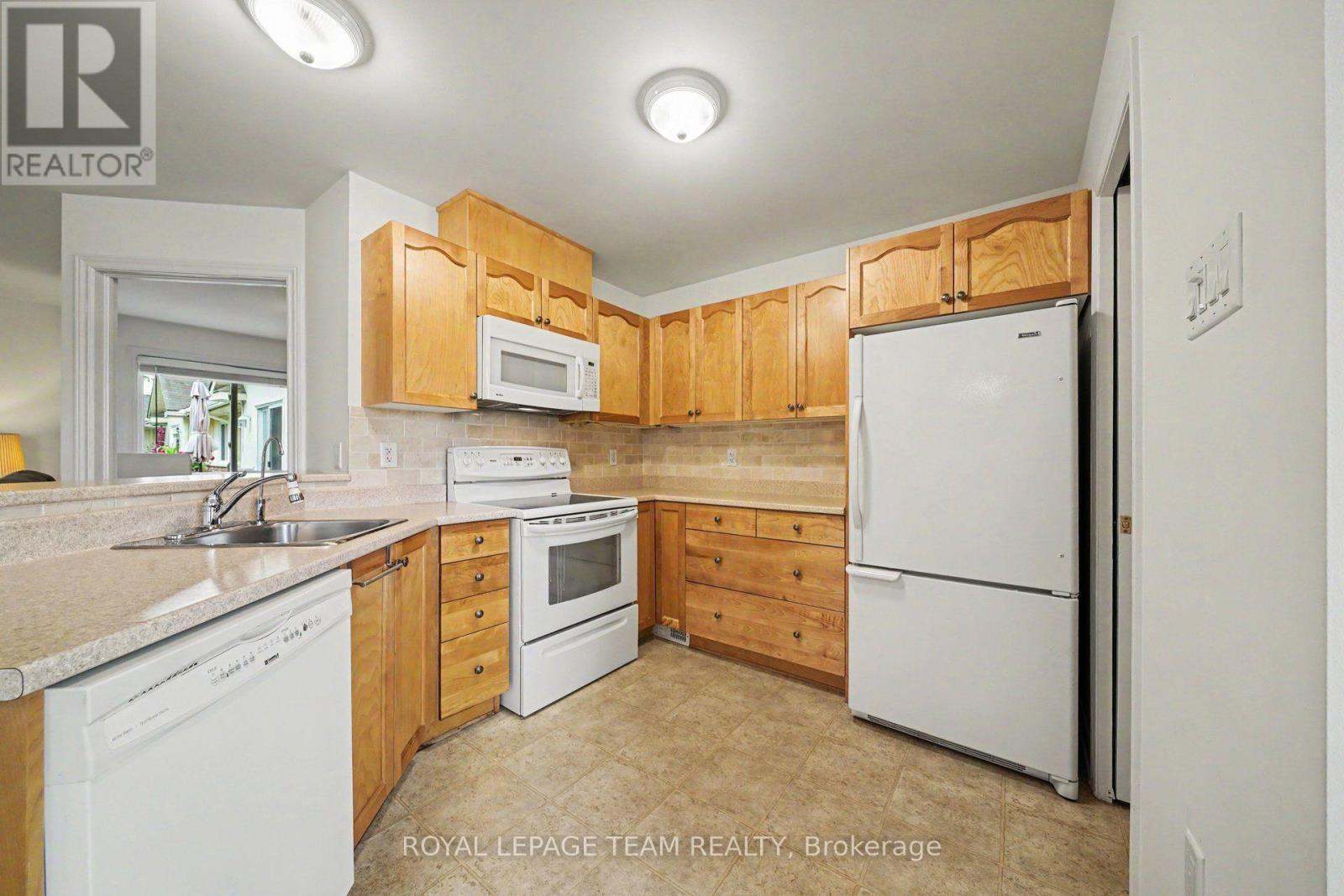 515 Pumpkin Patch Private, Ottawa, ON - Indoor Photo Showing Kitchen