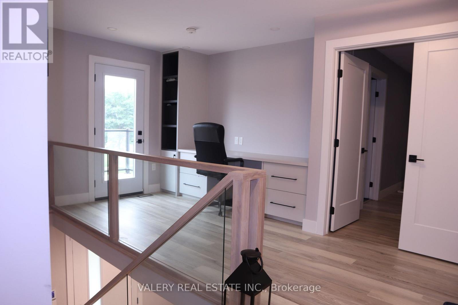 Den & walk out balcony. - 33 Chilton Drive, Hamilton, ON - Indoor Photo Showing Other Room