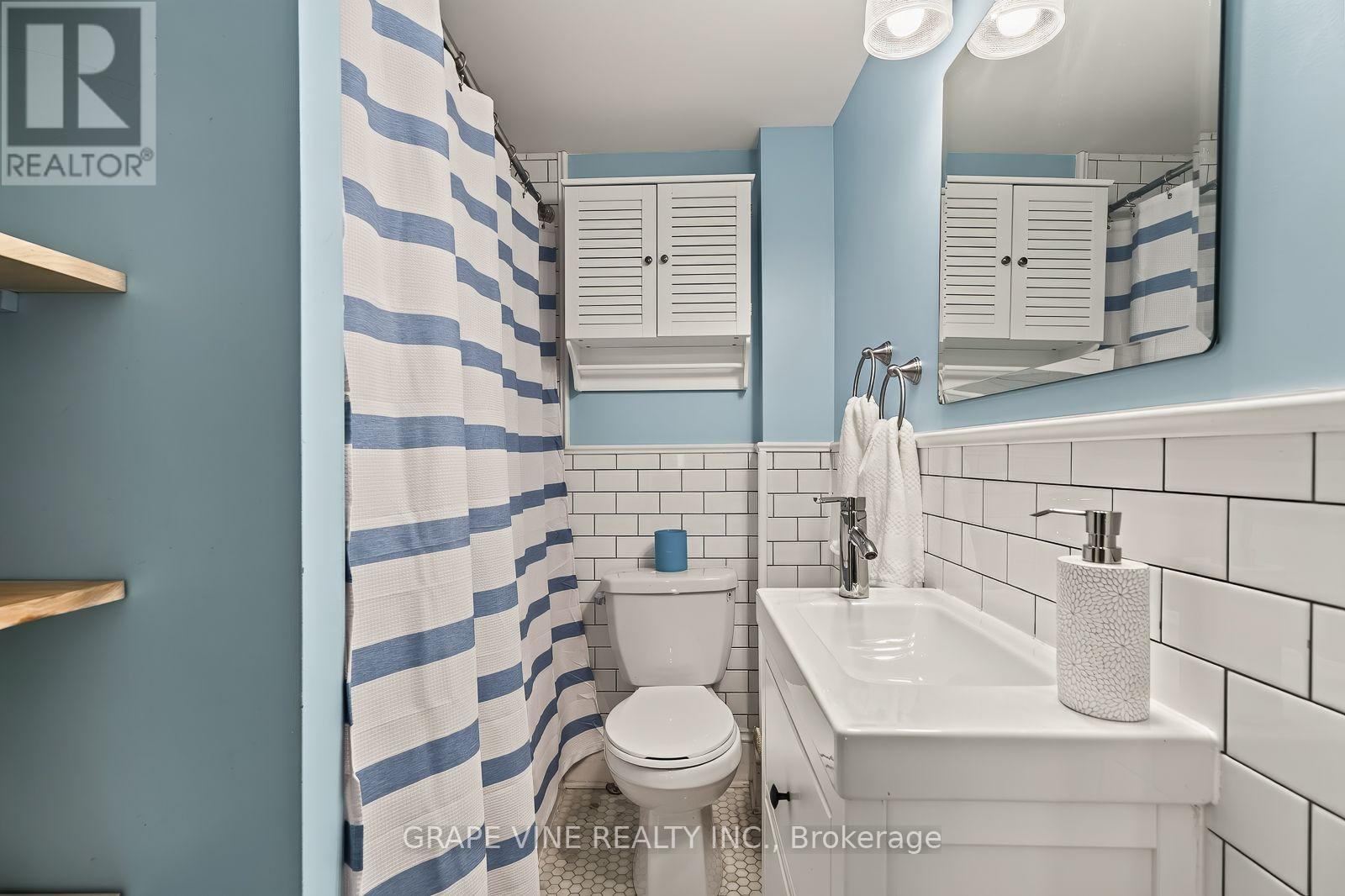 31 Westmount Avenue, Ottawa, ON - Indoor Photo Showing Bathroom