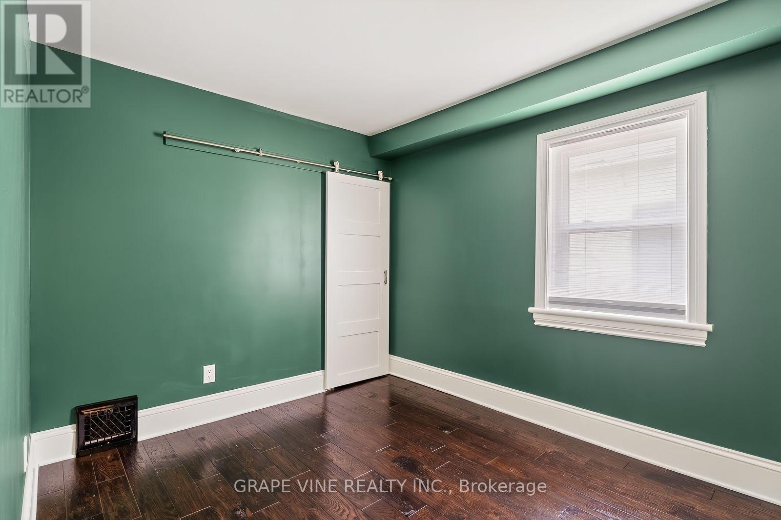 31 Westmount Avenue, Ottawa, ON - Indoor Photo Showing Other Room