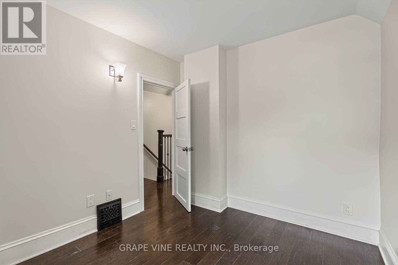 31 Westmount Avenue, Ottawa, ON - Indoor Photo Showing Other Room