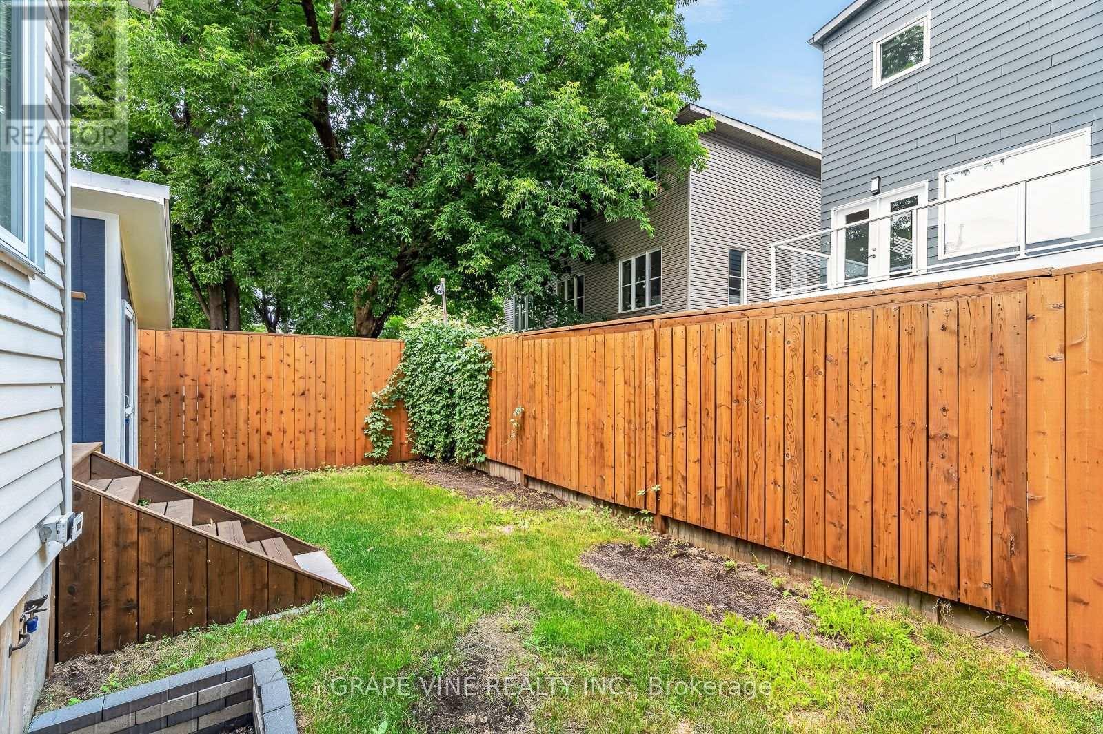 31 Westmount Avenue, Ottawa, ON - Outdoor With Exterior