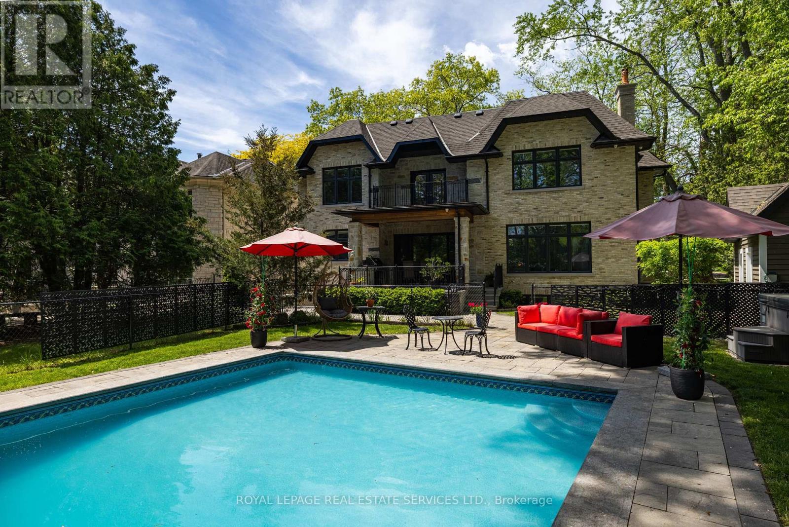 1165 Garden Road, Mississauga, ON - Outdoor With In Ground Pool