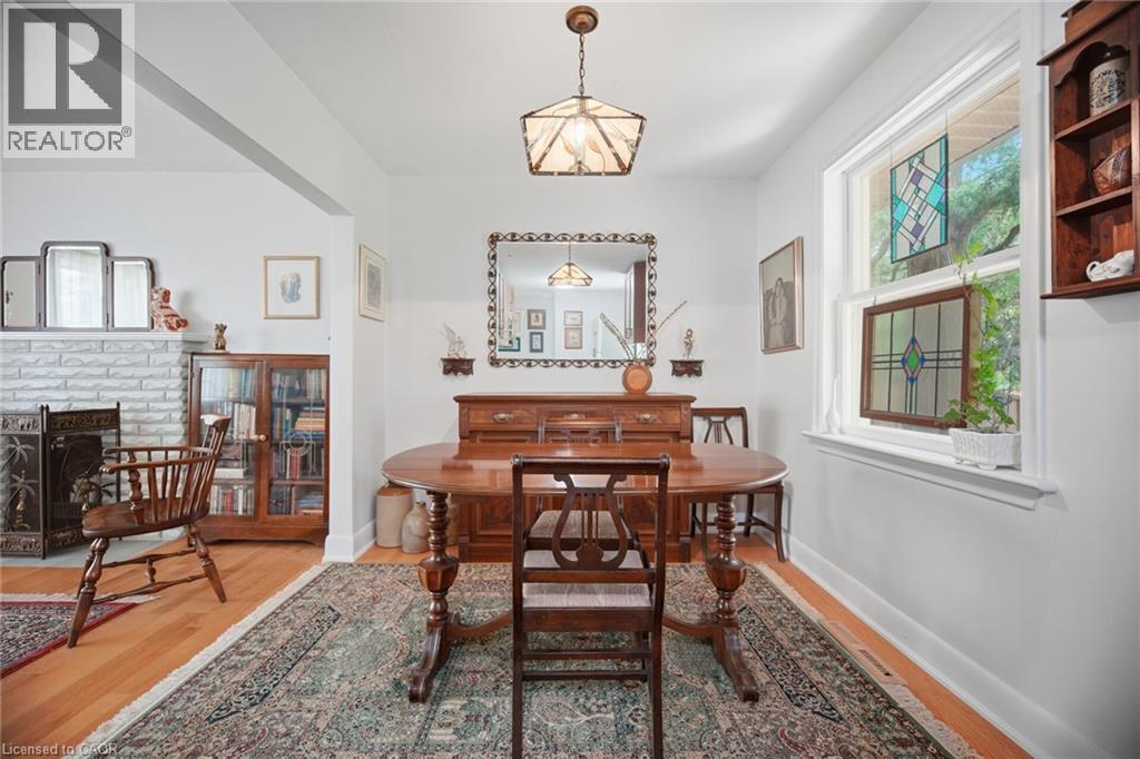 25 Arch Road, Mississauga, ON - Indoor Photo Showing Dining Room