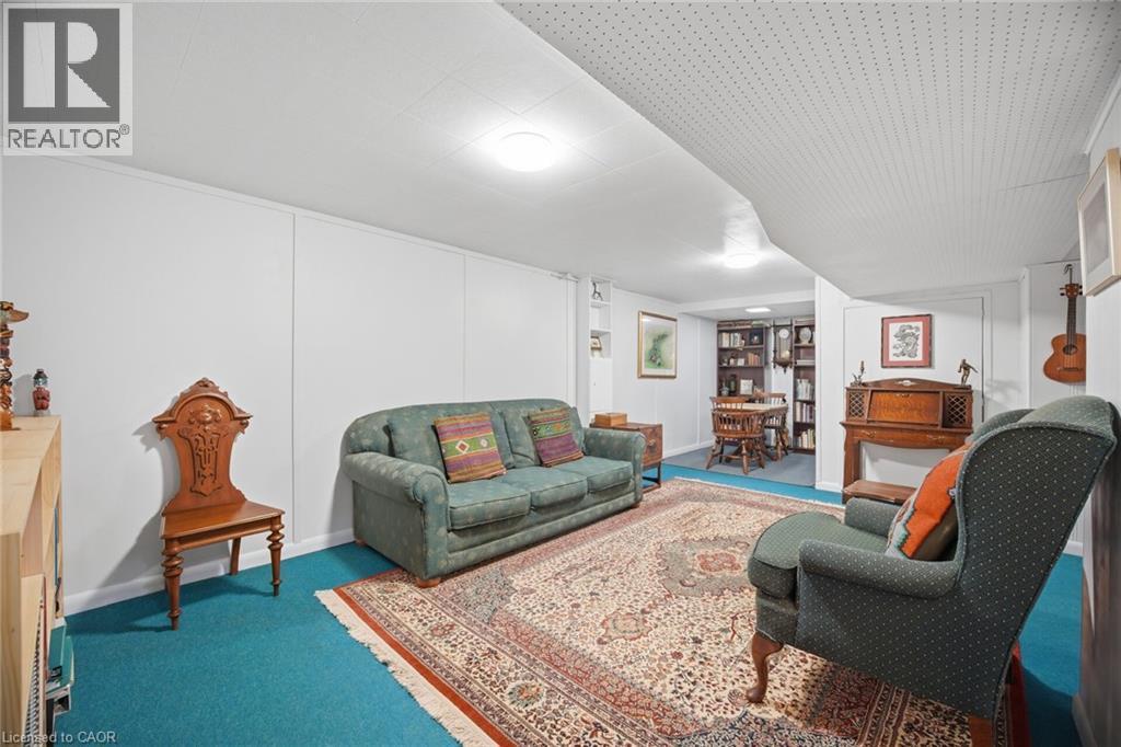 25 Arch Road, Mississauga, ON - Indoor Photo Showing Living Room