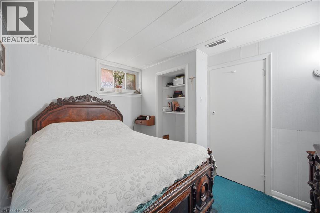 25 Arch Road, Mississauga, ON - Indoor Photo Showing Bedroom