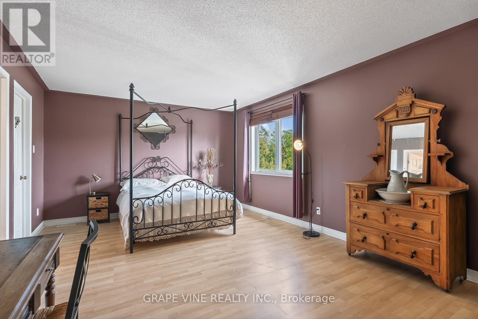 175 Allanford Avenue, Ottawa, ON - Indoor Photo Showing Bedroom