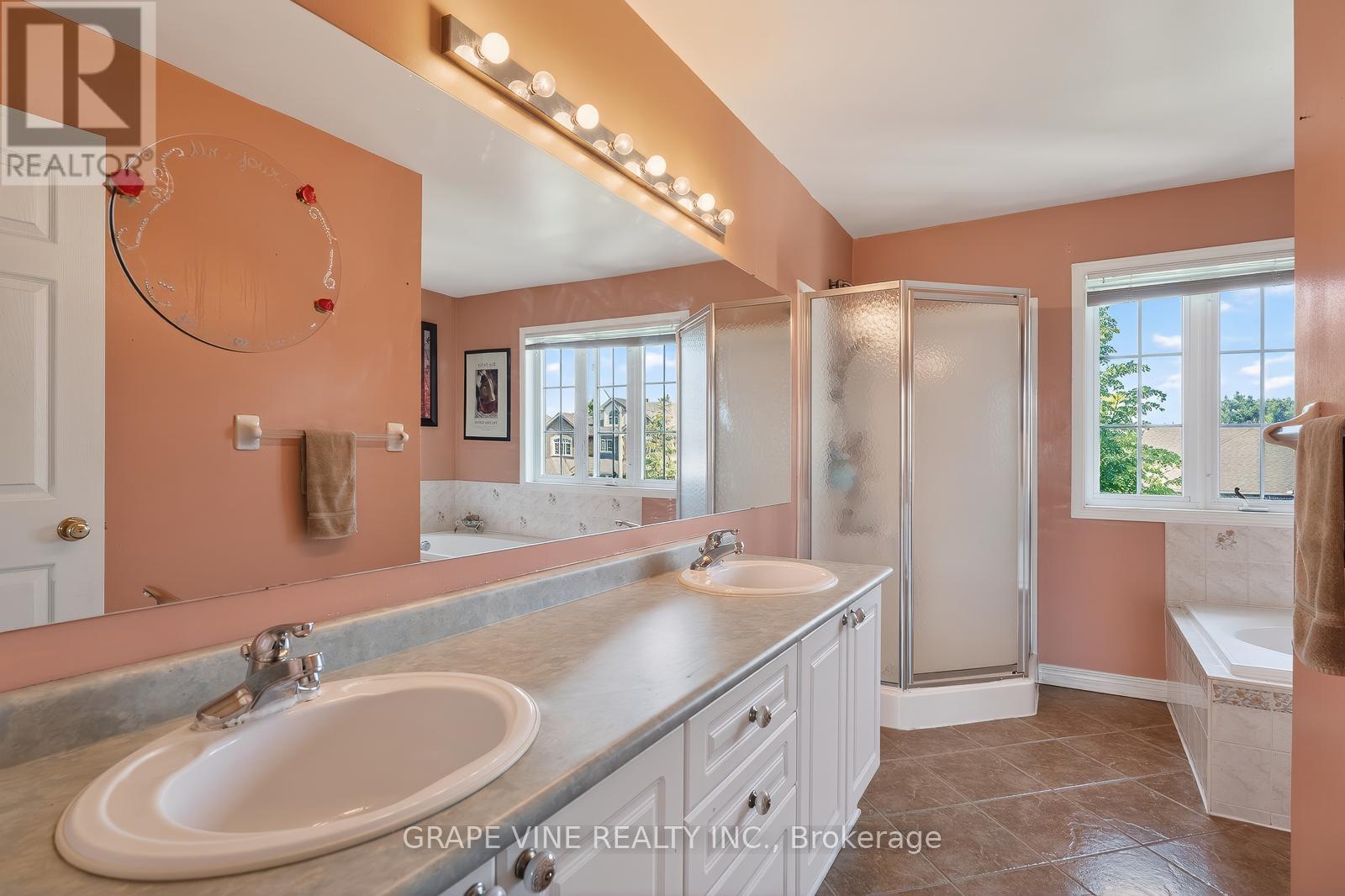 175 Allanford Avenue, Ottawa, ON - Indoor Photo Showing Bathroom
