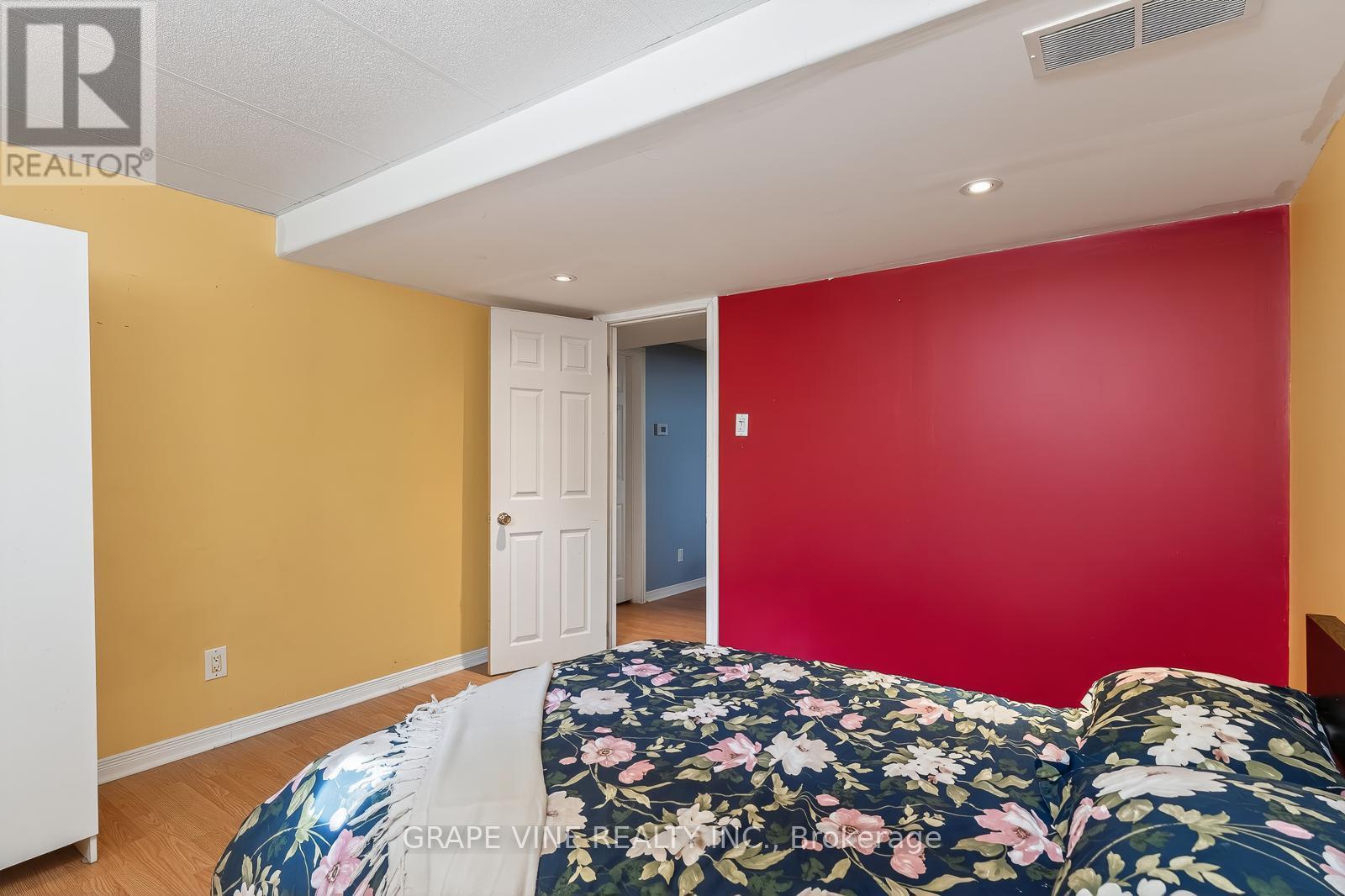 175 Allanford Avenue, Ottawa, ON - Indoor Photo Showing Bedroom