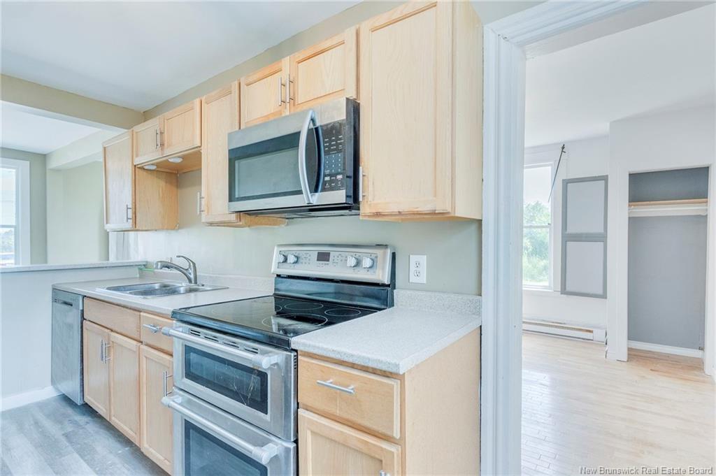 425 Douglas Ave, Saint John, NB - Indoor Photo Showing Kitchen With Double Sink