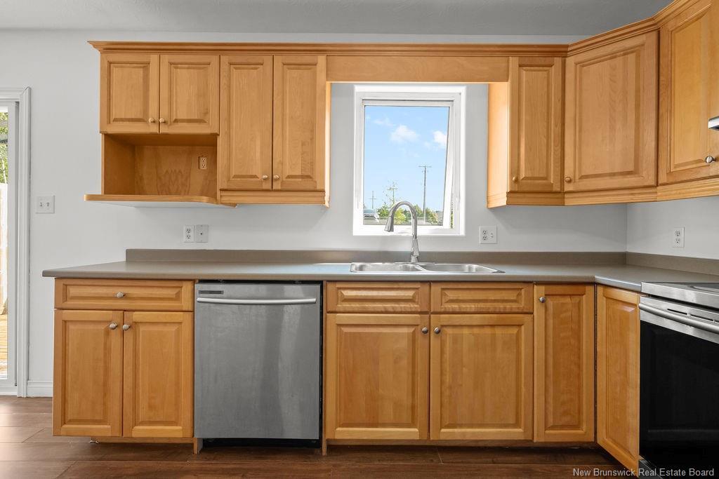 69-71 Hemmer Jane Dr, Moncton, NB - Indoor Photo Showing Kitchen With Double Sink