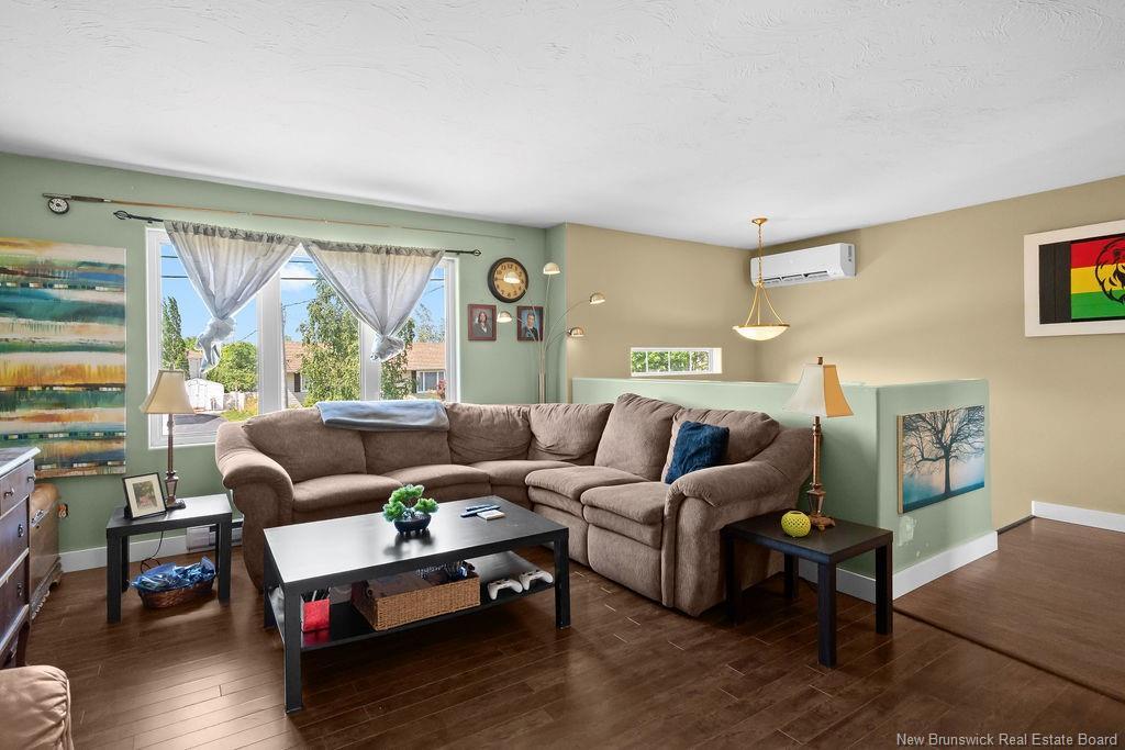 69-71 Hemmer Jane Dr, Moncton, NB - Indoor Photo Showing Living Room
