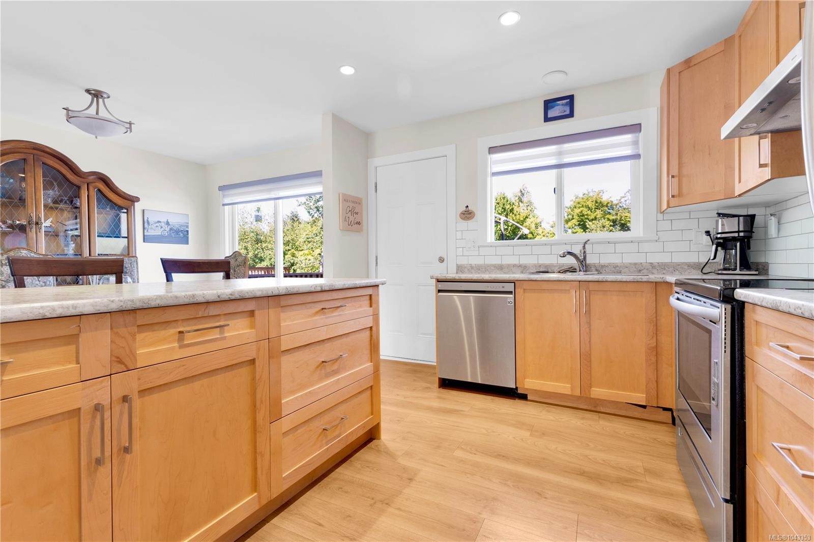 10040 Siddall Rd, Sidney, BC