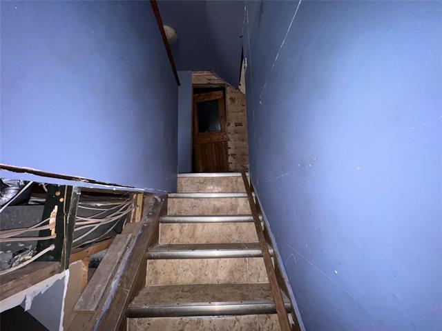 680 Simcoe St, Winnipeg, MB - Indoor Photo Showing Other Room