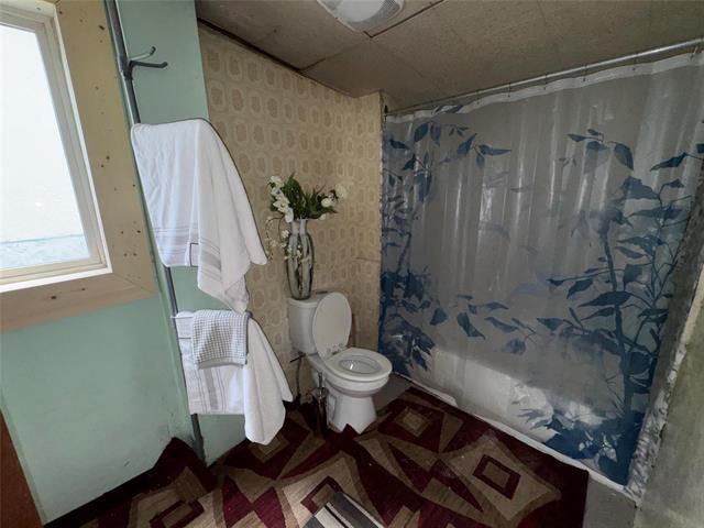 680 Simcoe St, Winnipeg, MB - Indoor Photo Showing Bathroom