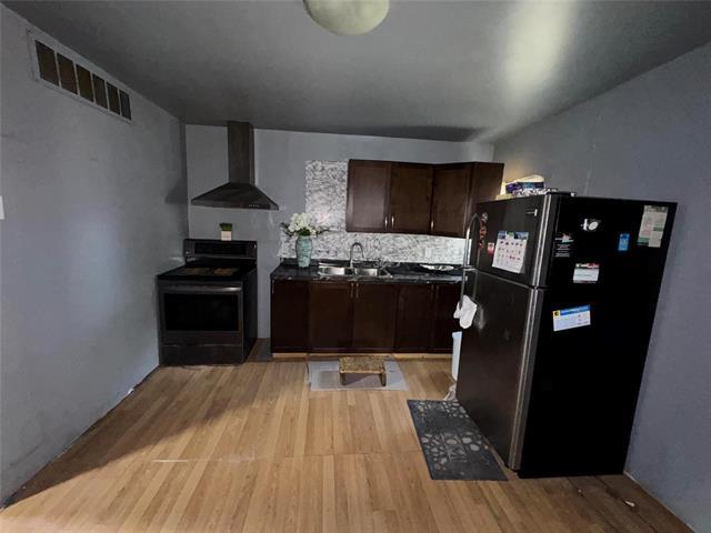 680 Simcoe St, Winnipeg, MB - Indoor