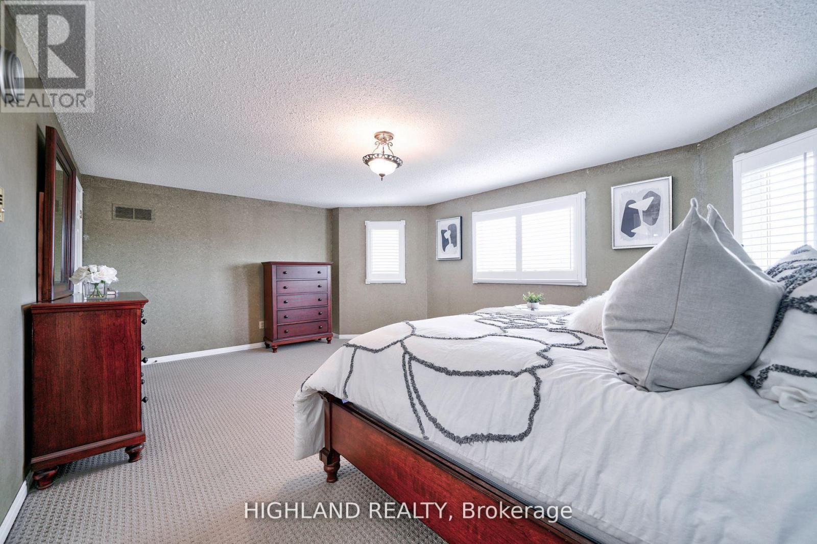 3591 Copernicus Drive, Mississauga, ON - Indoor Photo Showing Bedroom