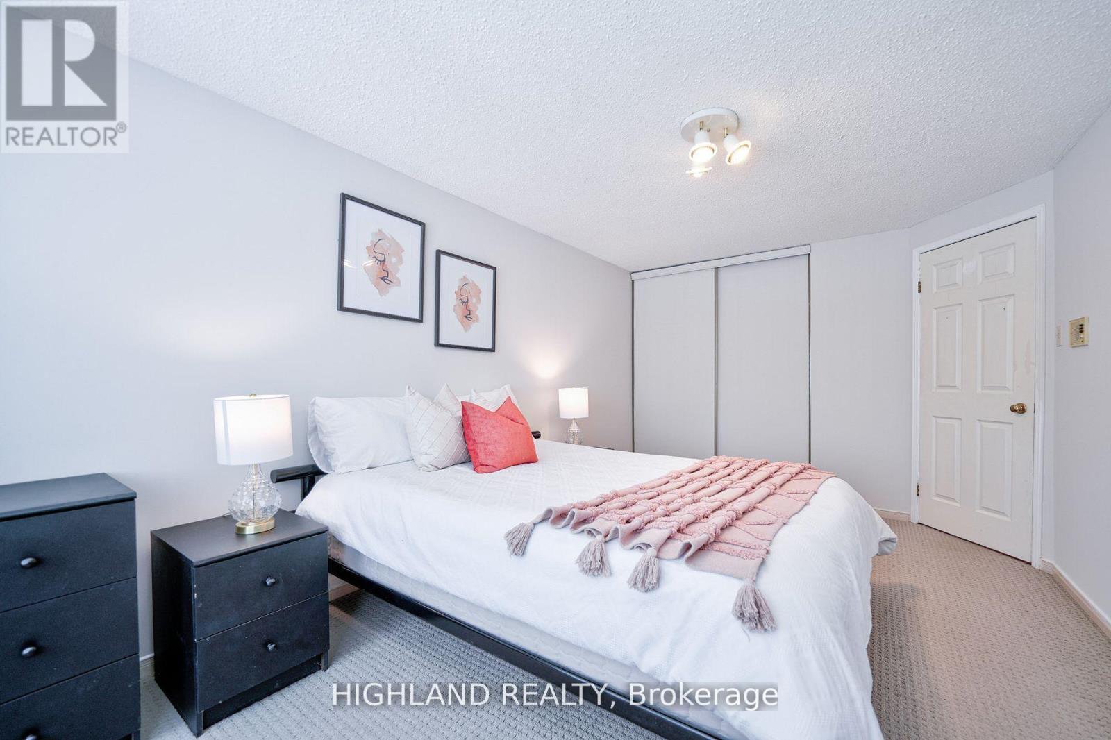 3591 Copernicus Drive, Mississauga, ON - Indoor Photo Showing Bedroom
