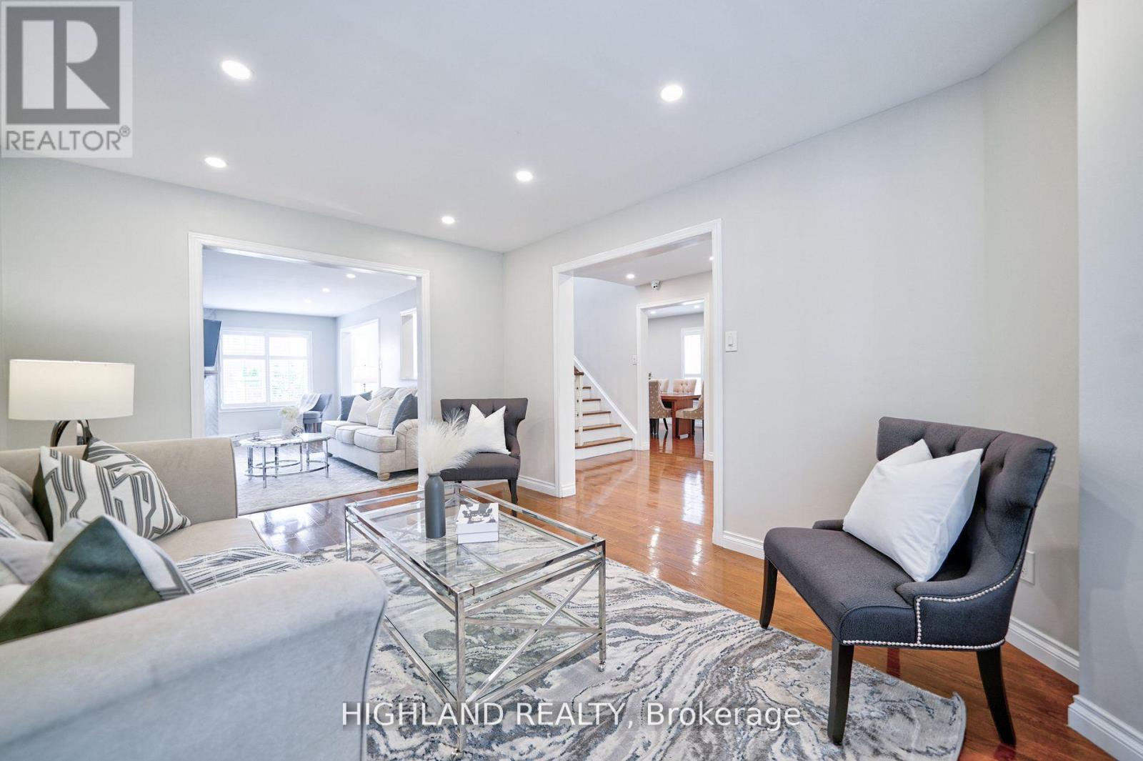 3591 Copernicus Drive, Mississauga, ON - Indoor Photo Showing Living Room