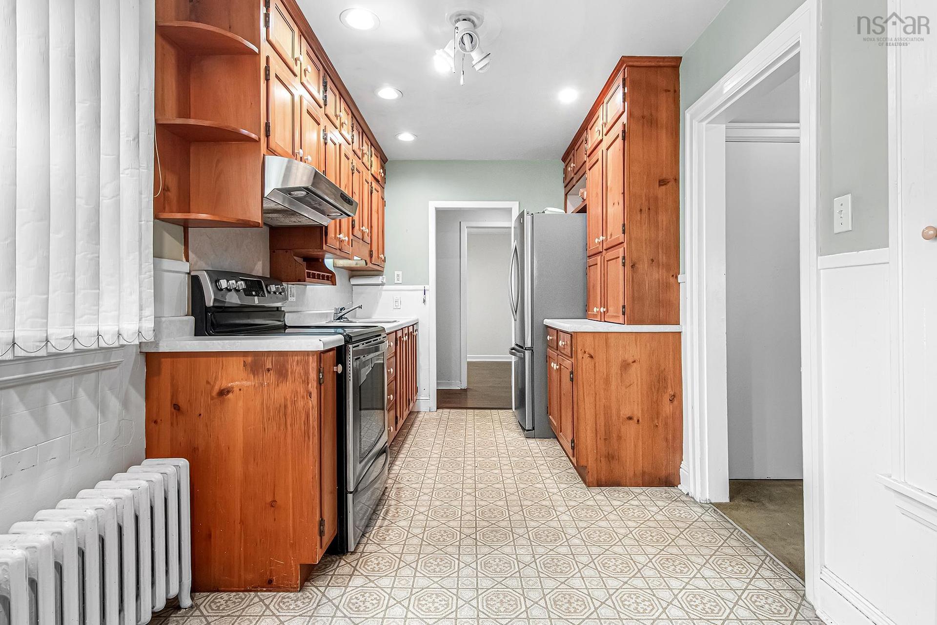 2575 Connaught Avenue, Halifax Peninsula, NS - Indoor Photo Showing Kitchen