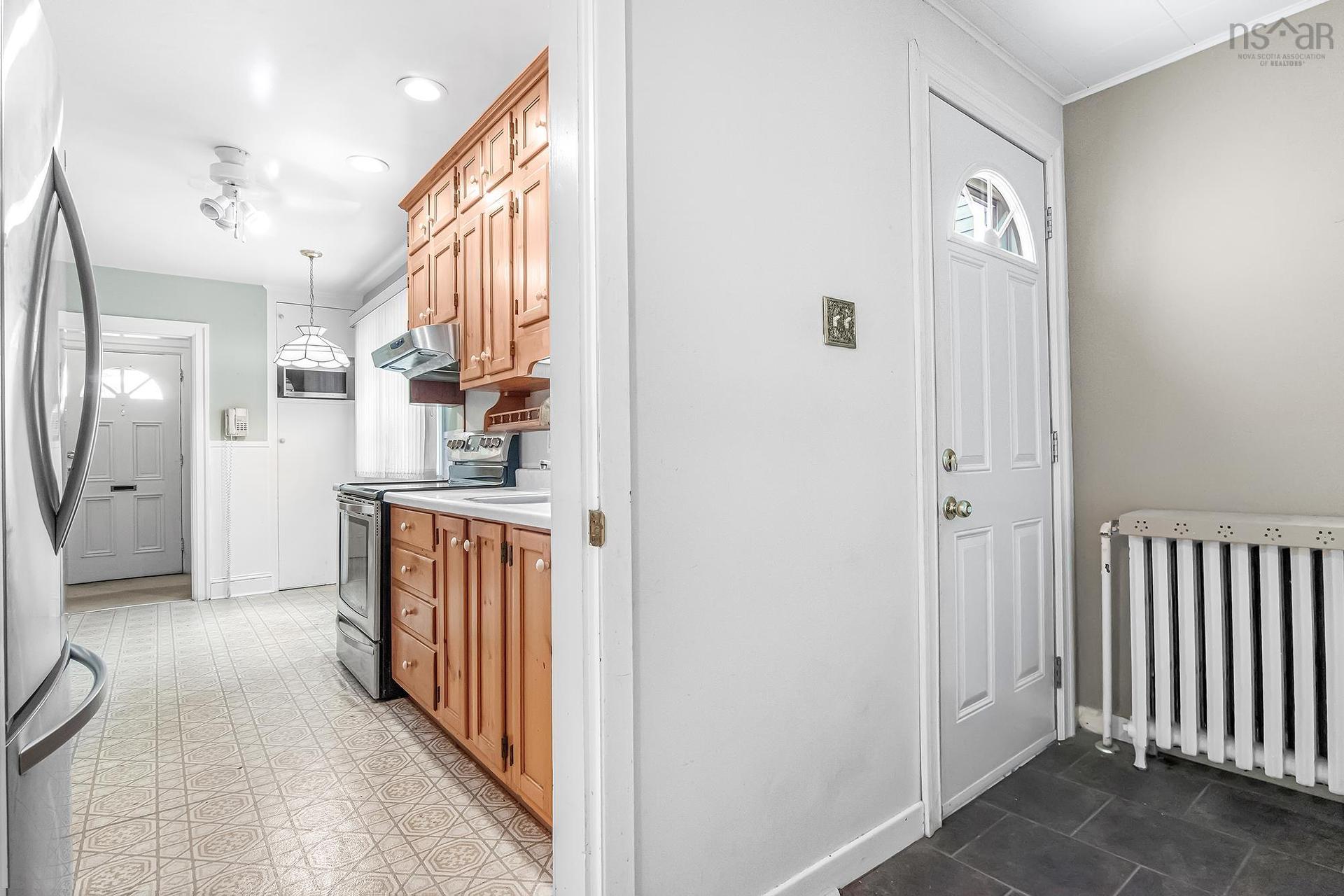 2575 Connaught Avenue, Halifax Peninsula, NS - Indoor