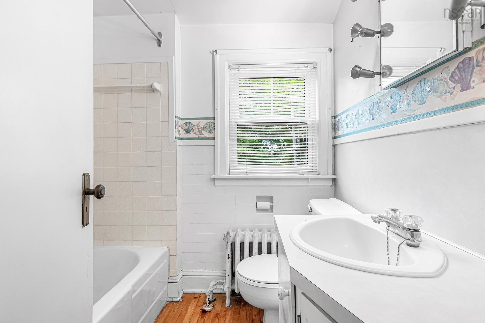 2575 Connaught Avenue, Halifax Peninsula, NS - Indoor Photo Showing Bathroom