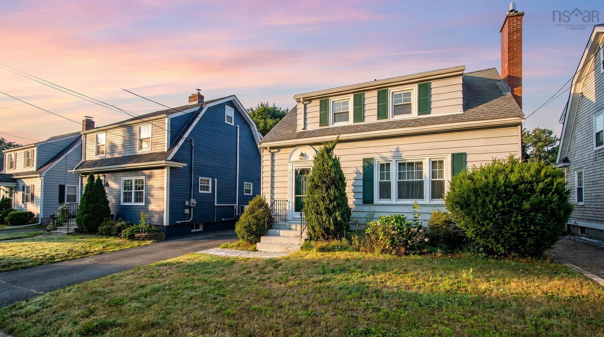 2575 Connaught Avenue, Halifax Peninsula, NS - Outdoor With Facade