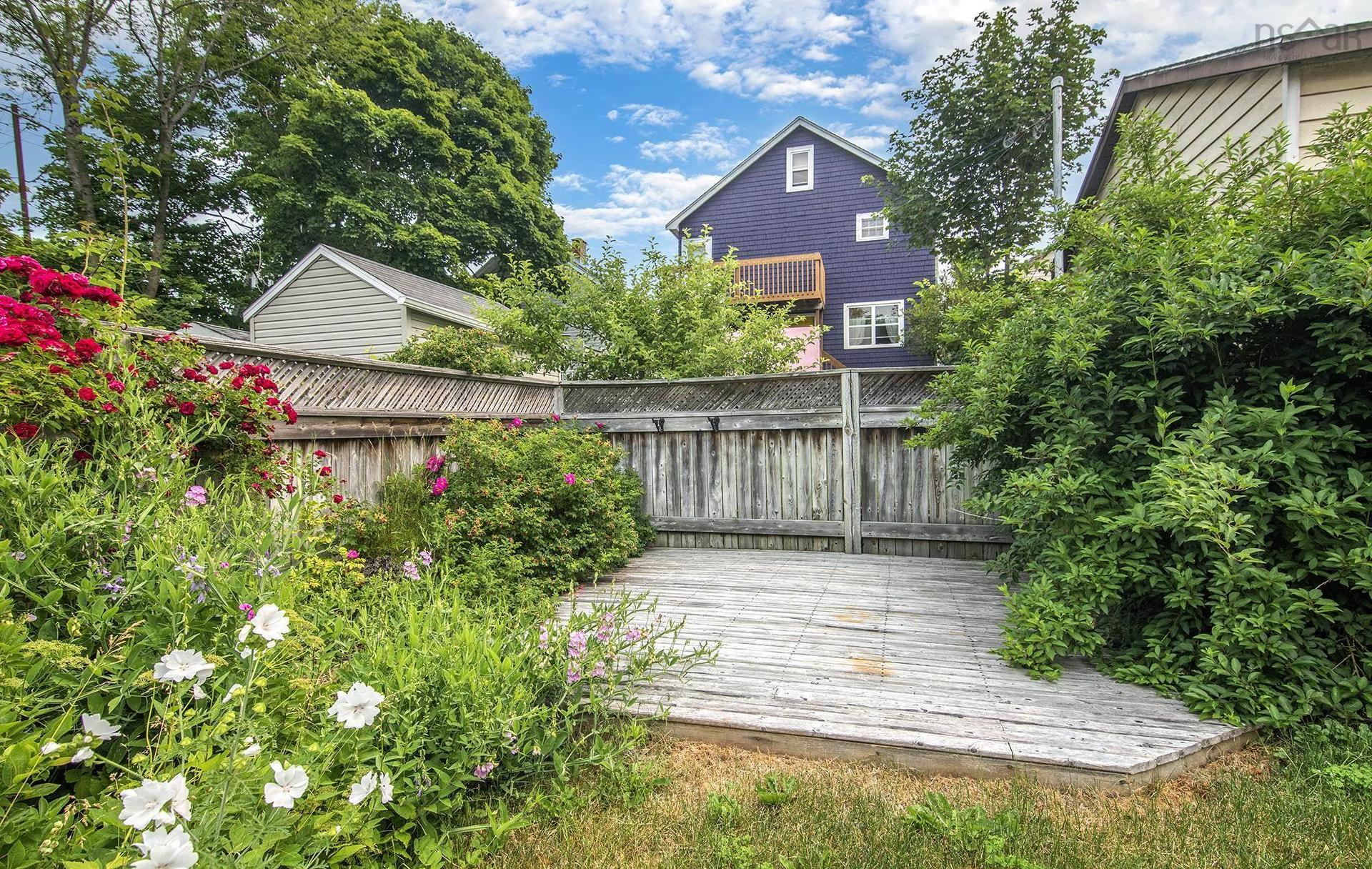 2575 Connaught Avenue, Halifax Peninsula, NS - Outdoor