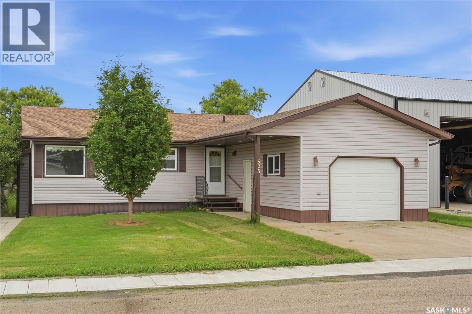 525 Kirby Street, Bruno, SK - Outdoor