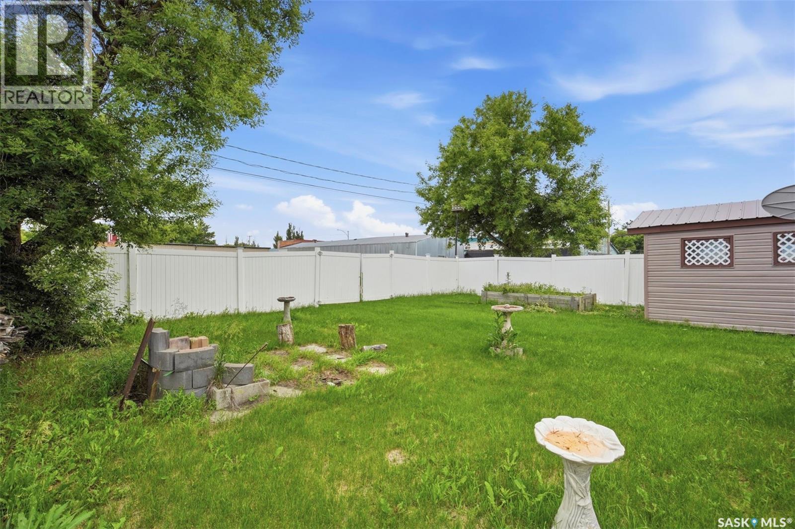 525 Kirby Street, Bruno, SK - Outdoor With Backyard