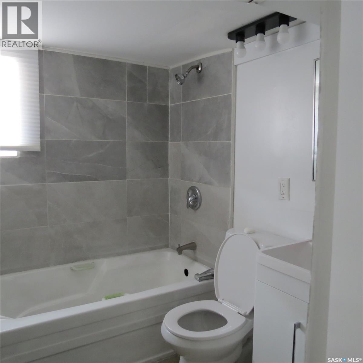 350 Osler Street, Regina, SK - Indoor Photo Showing Bathroom
