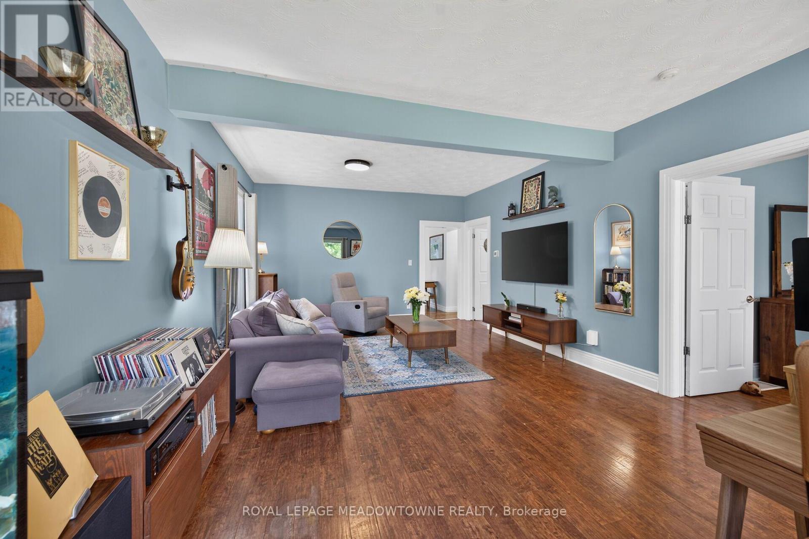 11 Stirton Avenue, Brantford, ON - Indoor Photo Showing Other Room