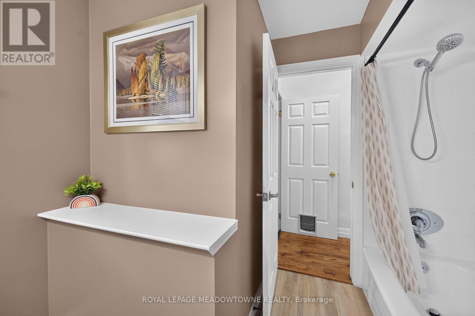 11 Stirton Avenue, Brantford, ON - Indoor Photo Showing Other Room