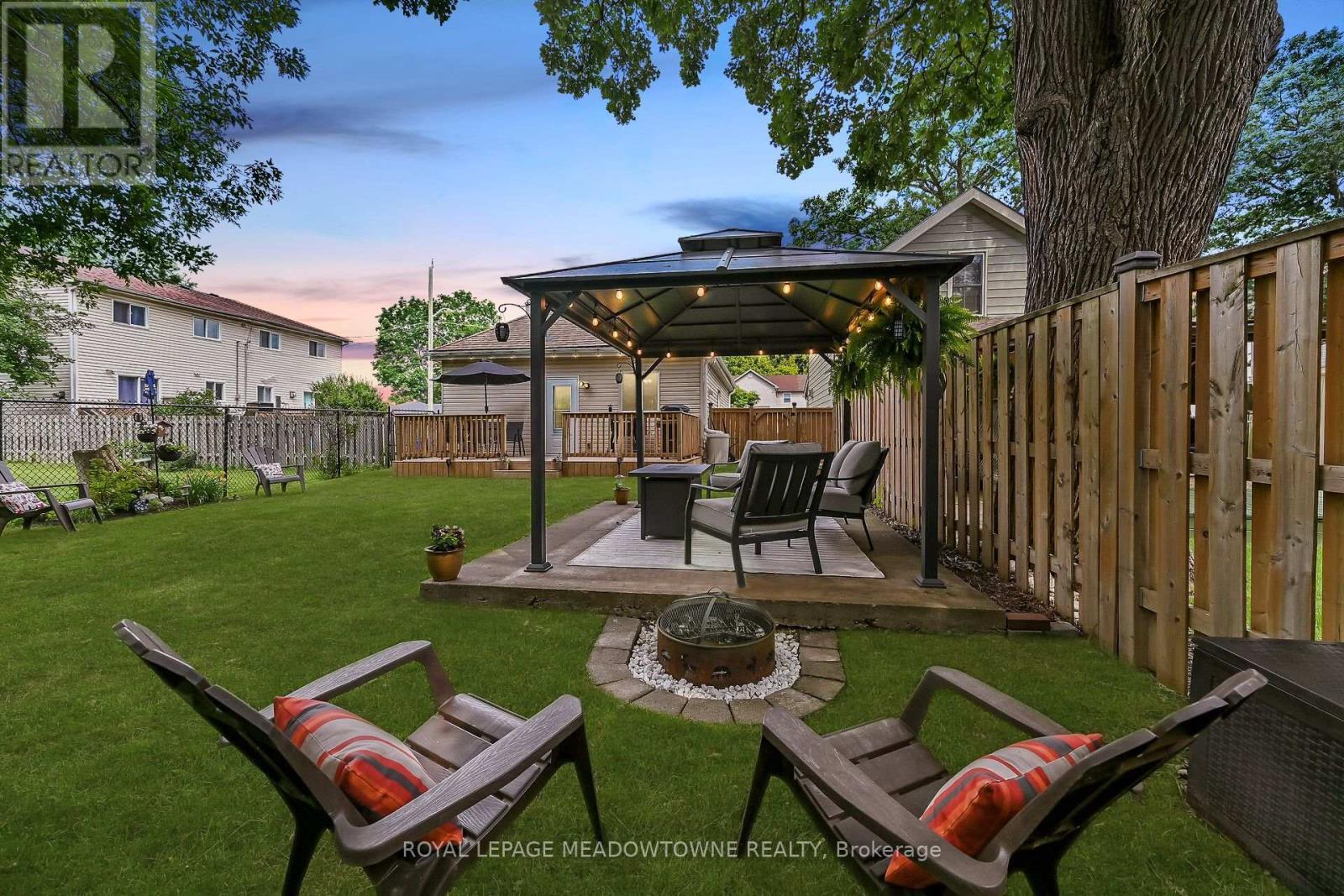 11 Stirton Avenue, Brantford, ON - Outdoor With Deck Patio Veranda