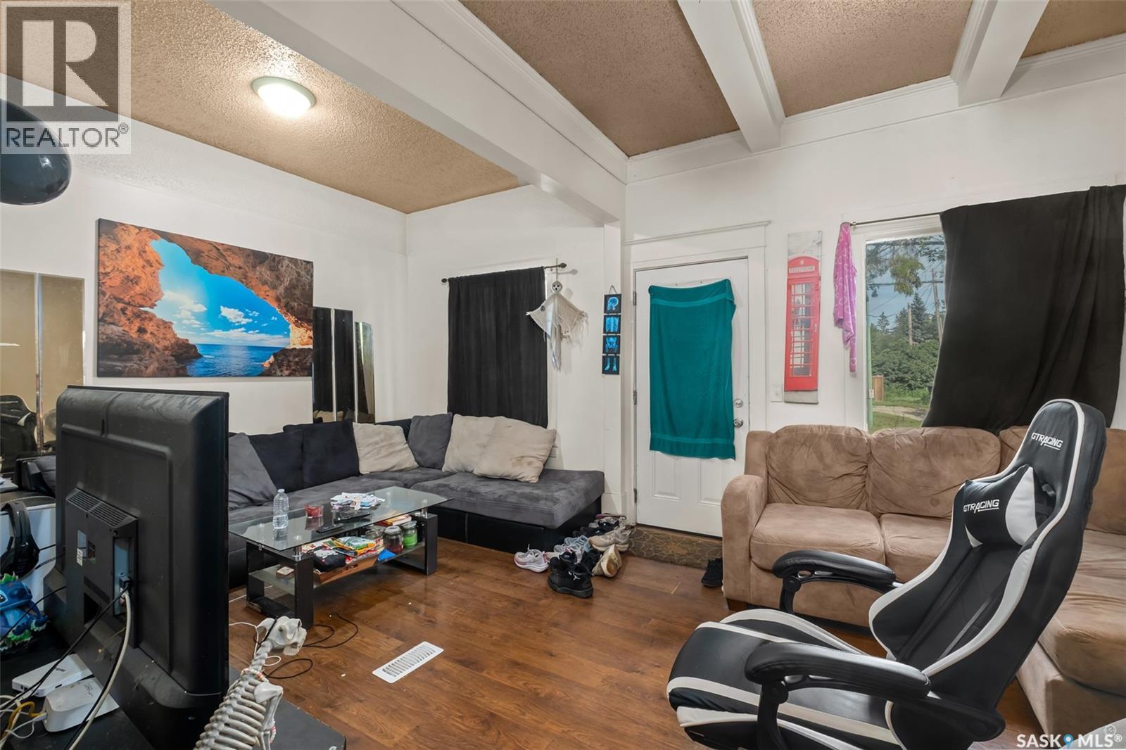 1313 6Th Avenue W, Prince Albert, SK - Indoor Photo Showing Living Room