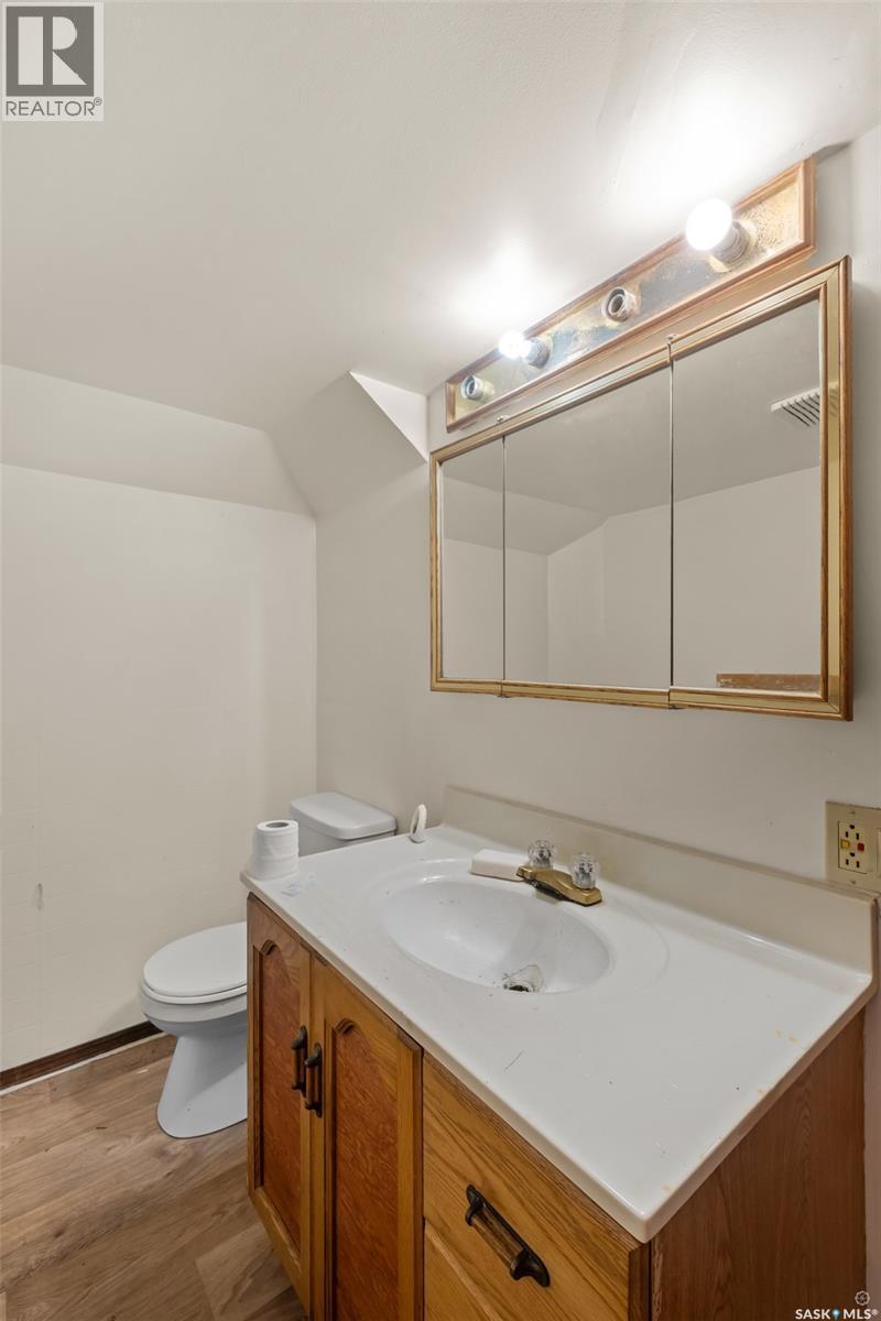 1313 6Th Avenue W, Prince Albert, SK - Indoor Photo Showing Bathroom