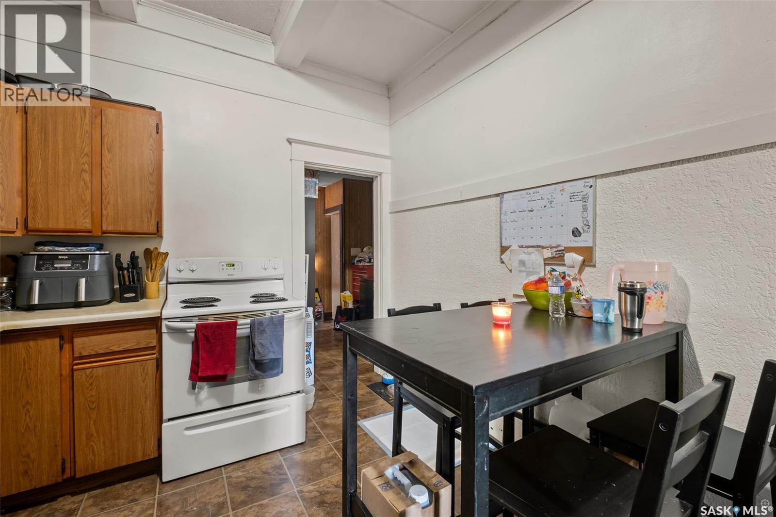 1313 6Th Avenue W, Prince Albert, SK - Indoor Photo Showing Kitchen