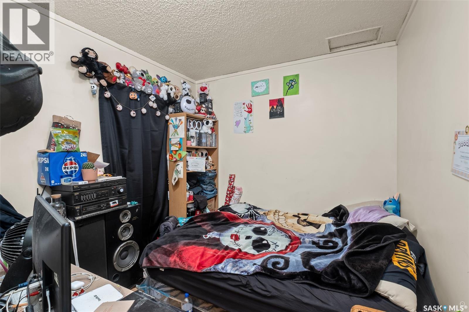 1313 6Th Avenue W, Prince Albert, SK - Indoor