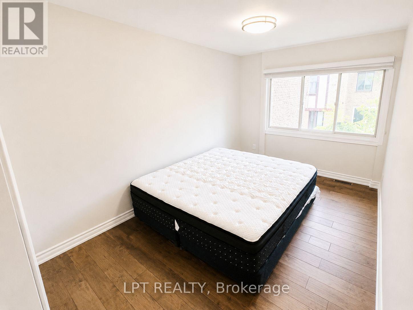 63 - 100 Burrows Hall Boulevard, Toronto, ON - Indoor Photo Showing Bedroom