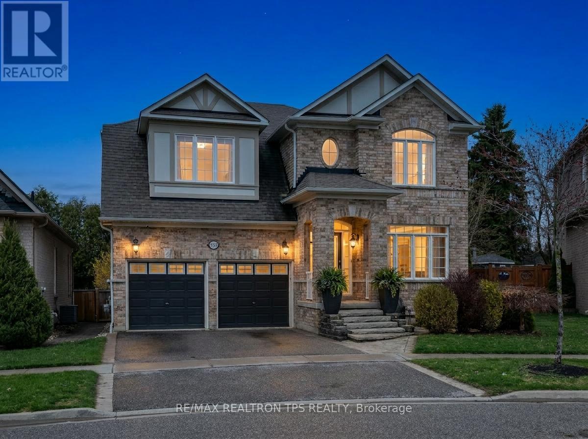 555 Kingsfield Loop, Oshawa, ON - Outdoor With Facade