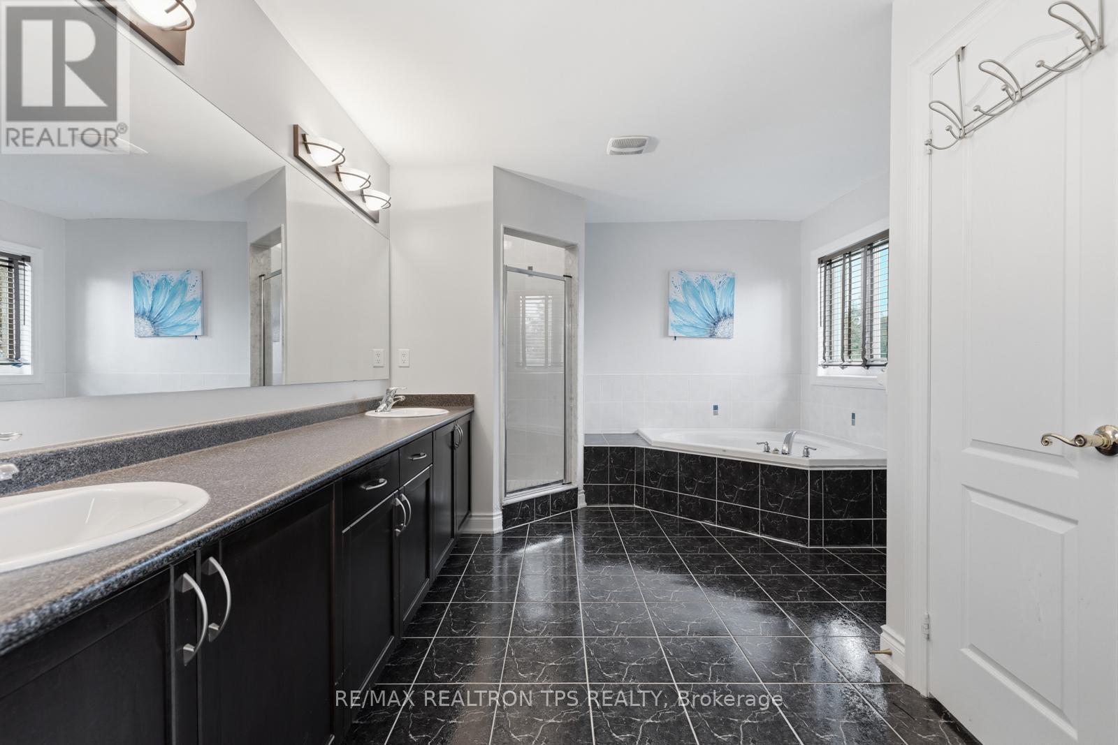Primary Bathroom - 555 Kingsfield Loop, Oshawa, ON - Indoor Photo Showing Bathroom