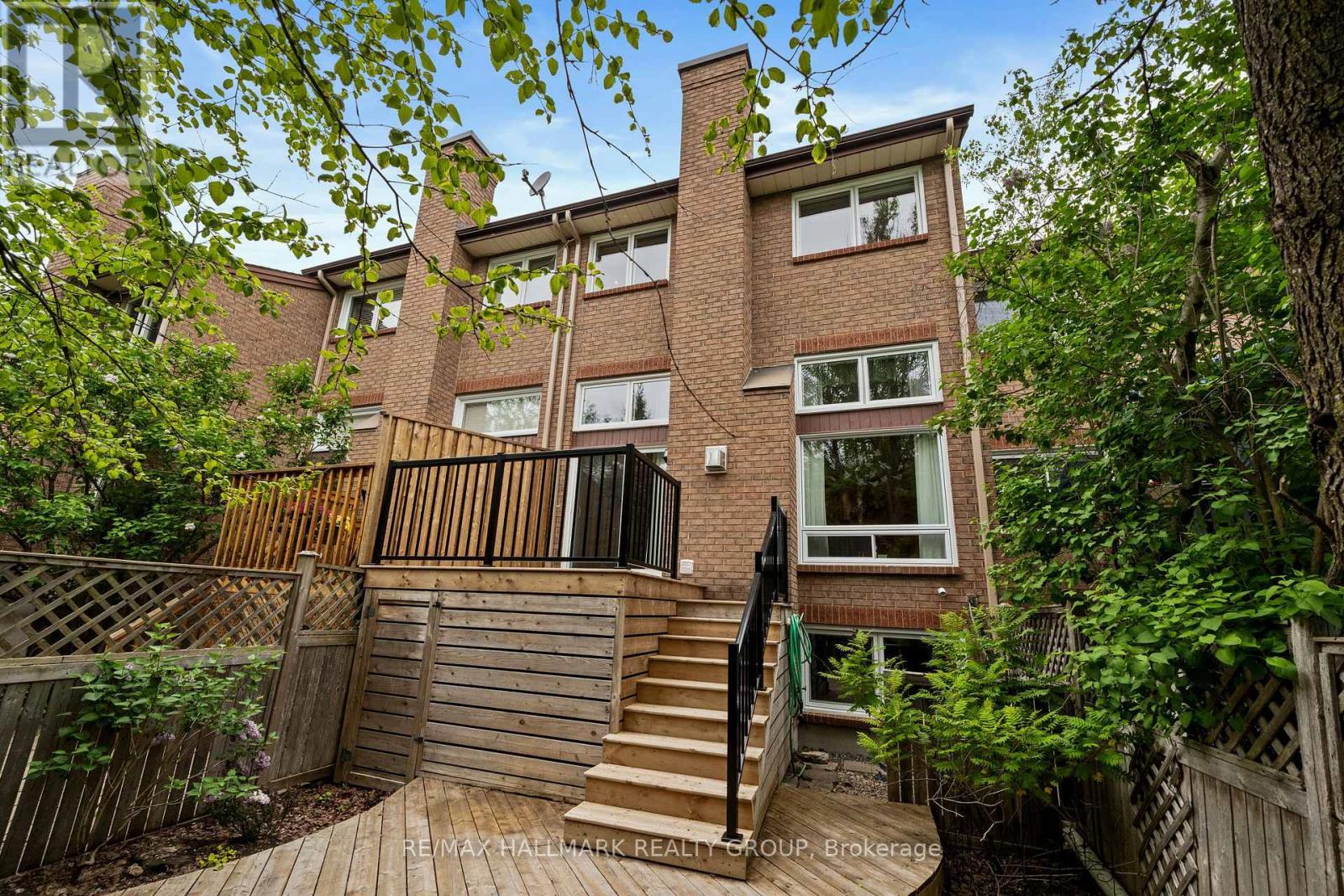 44 Dunbarton Court, Ottawa, ON - Outdoor With Exterior