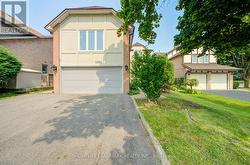 1091 QUEENS AVENUE Oakville, ON L6H 4K9