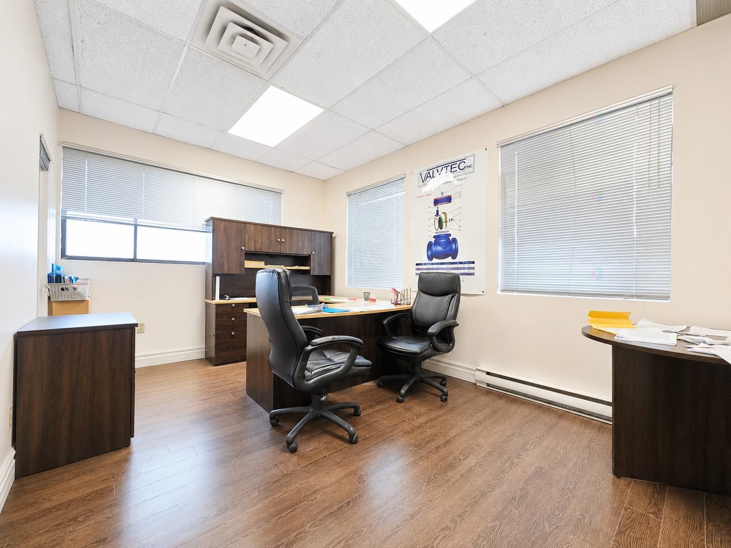 Office - 214A-1605 Desserte Nord Laval (A-440) O., Laval (Chomedey), QC - Indoor Photo Showing Office