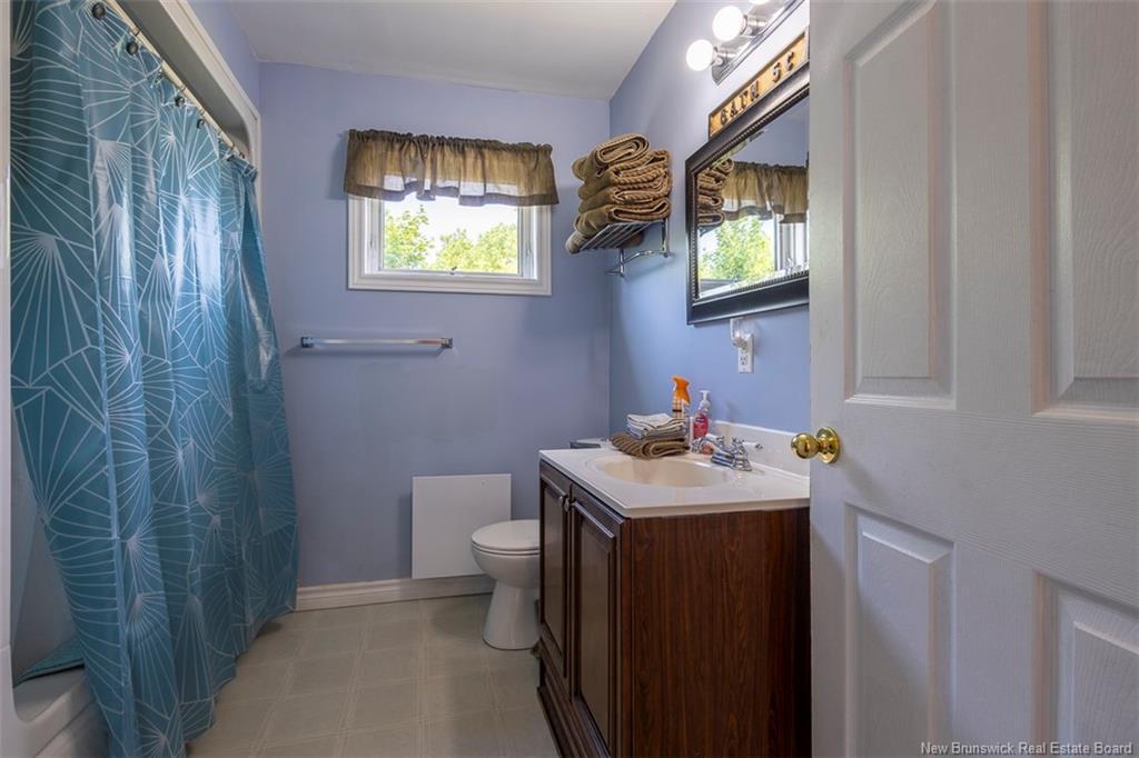 7 Jarvis St, Pointe-Du-Chêne, NB