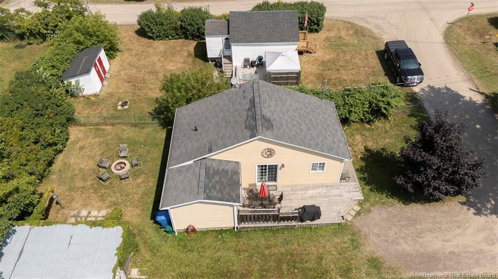 7 Jarvis St, Pointe-Du-Chêne, NB